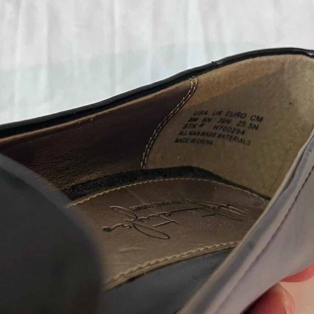 Hush Puppies black studious